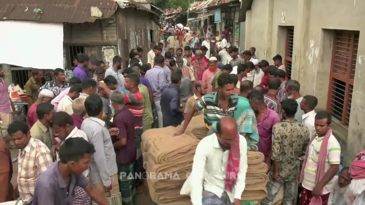 ⁣গড়াই নদীর পারে রাজবাড়ীর বিখ্যাত নারুয়া হাট