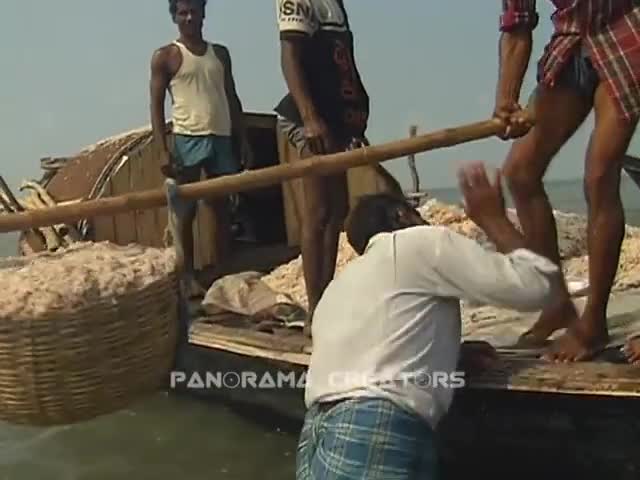 ⁣আশার চরে'র মানুষের জীবন ASHAR CHAR – AN ISOLATED ISLAND IN THE BAY OF BENGAL