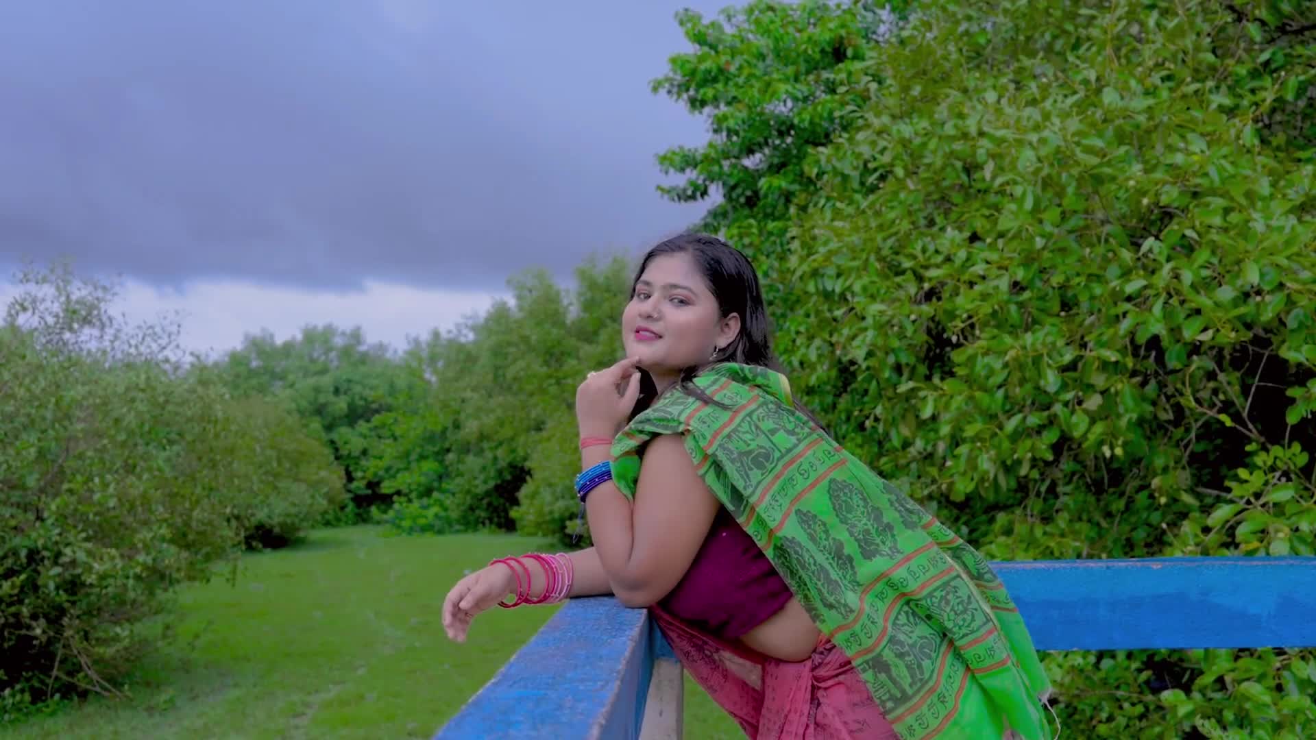 ⁣MEGHA DAS GHOSH IN A BOUTIQUE SAREE BESIDE RIVER BANK   VIDEO UNDER THE LAPSE OF NATURE