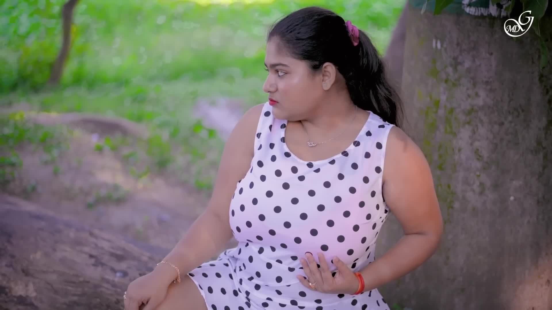 ⁣MEGHA IN A WHITE DRESS LOOKING LIKE A PRINCESS   WESTERN OUTDOOR BOLD VIDEO