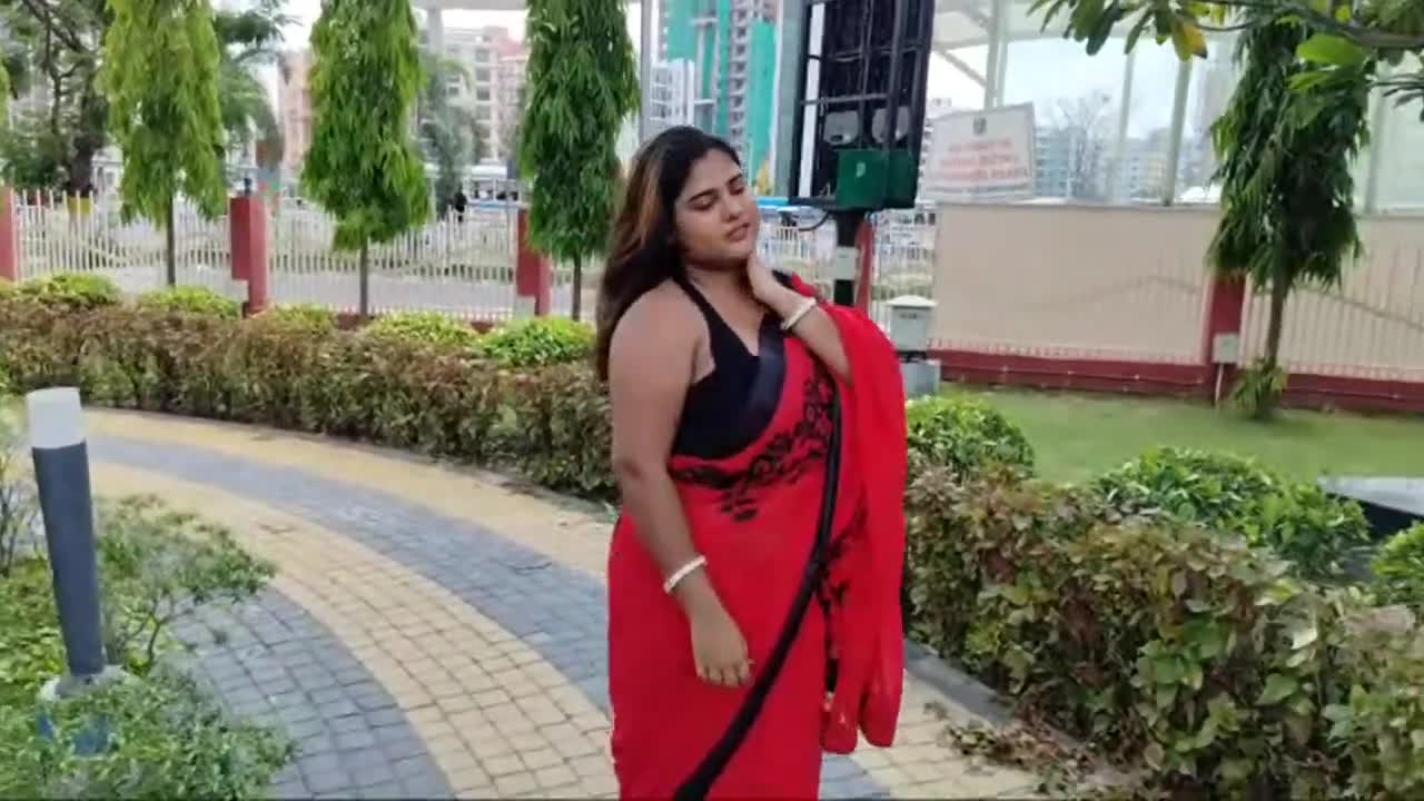 MEGHA DAS GHOSH LIVE IN A URBAN PARK