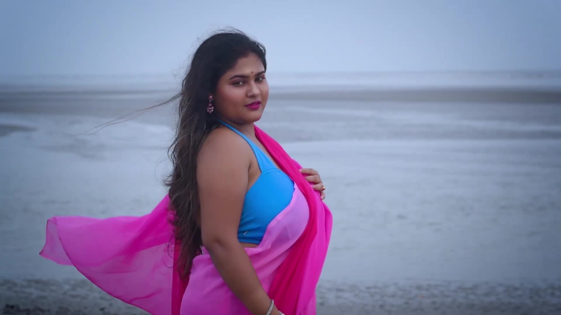 MEGHA DAS GHOSH IN PINK SAREE ON A VIRGIN SEA BEACH VIDEO   DESI FASHION SAREE SHOOT