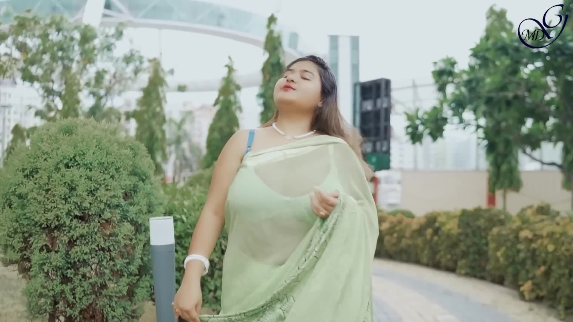 ⁣MEGHA DAS GHOSH IN GREEN SAREE VIDEO   BONG FASHION VLOG   2024