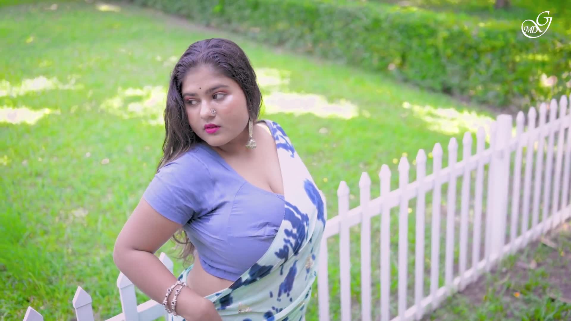 ⁣MEGHA DAS GHOSH IN A DESI SAREE LOOK VIDEO   BONG CRUSH IN A SIMPLE AVATAR